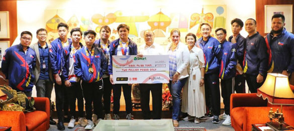 In photo: PLDT Chairman and CEO Manuel V. Pangilinan, together with Cignal TV and TV5 President and CEO Jane Basas, joined by Julie Carciller, Chief of Staff, Chief Revenue Office, PLDT; and Lloyd Manaloto, VP and Chief of Staff, TV5 turned over cash incentives to Team Sibol.