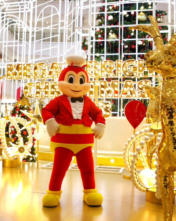 Jolly Snaps Make it Christmas with Jollibee Joy in Metro Manila!