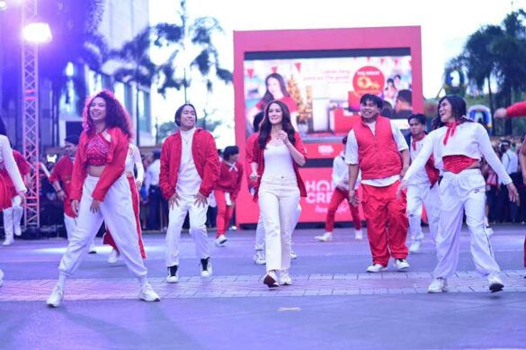 Marian Rivera-Dantes, Home Credit’s flash mob wows all!