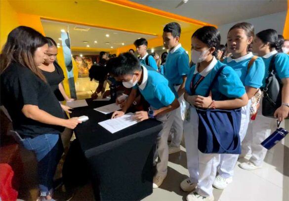 Globe’s Hapag Movement fulfills wishes of Cebu scholars through ‘Wish’ screening